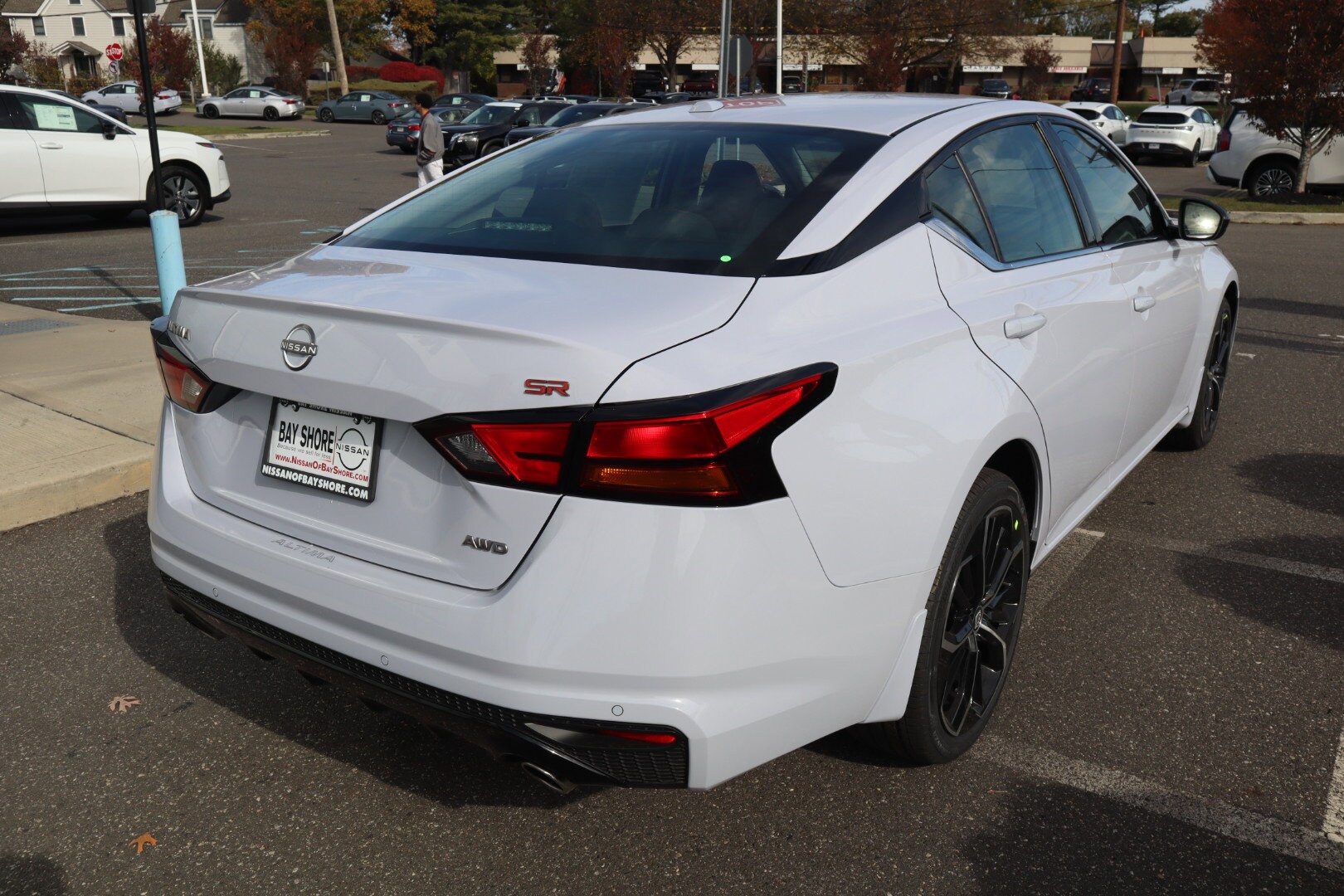 2025 Nissan Altima SR photo 3