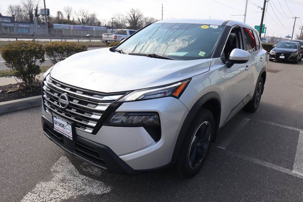 2025 Nissan Rogue SV - Photo 9