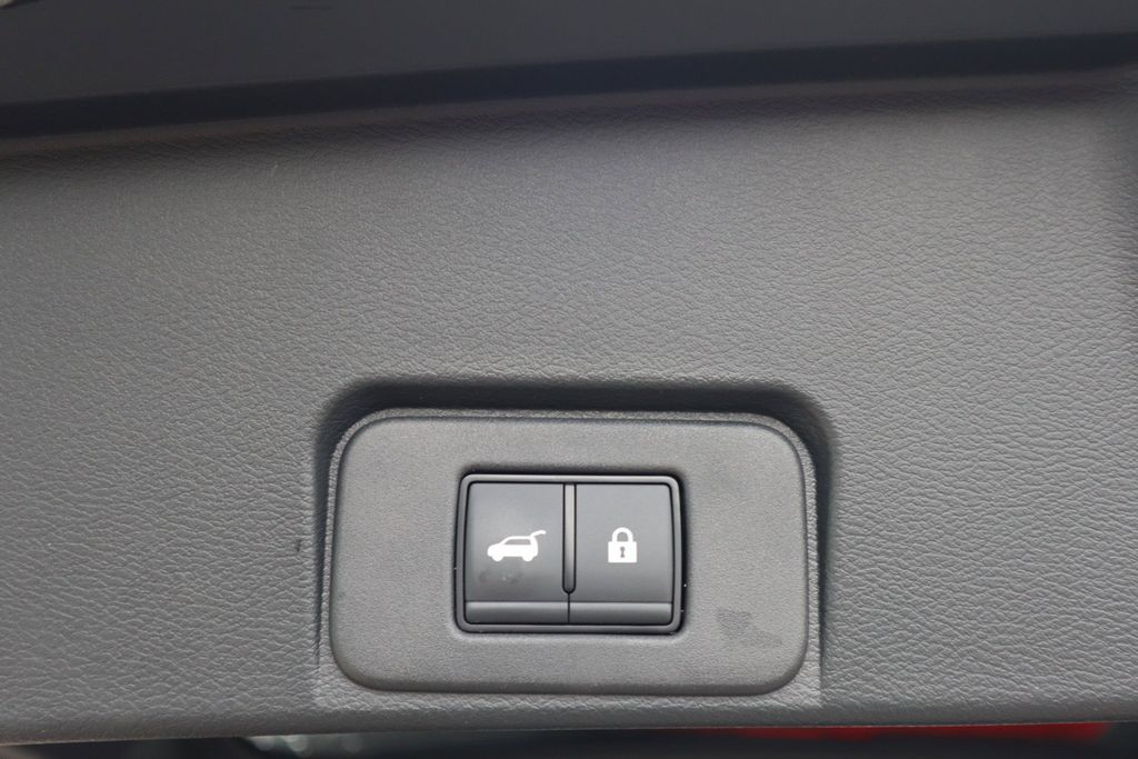 2025 Nissan Rogue SV - Photo 28