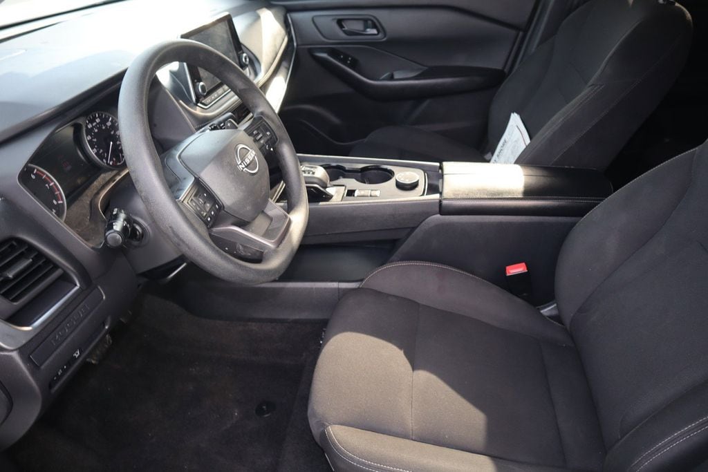 2025 Nissan Rogue S - Photo 18