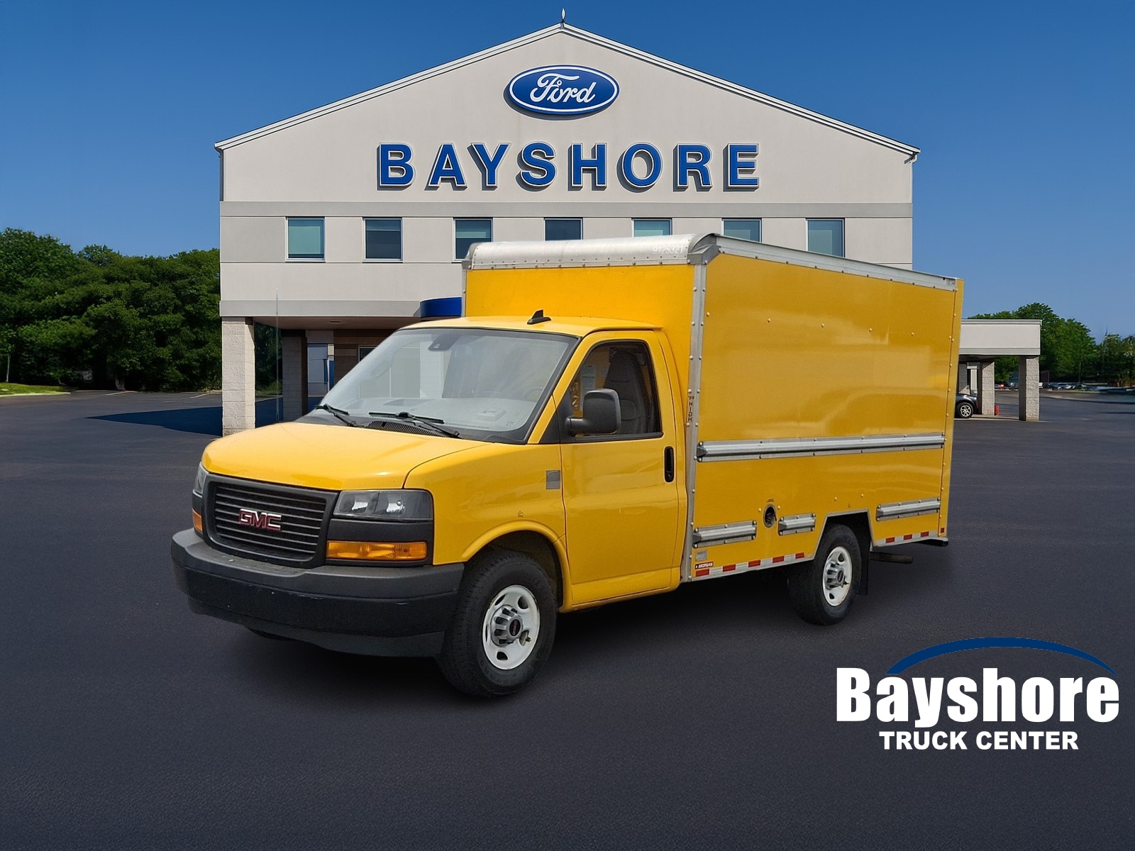 2021 GMC Savana 3500 139" WB's photo