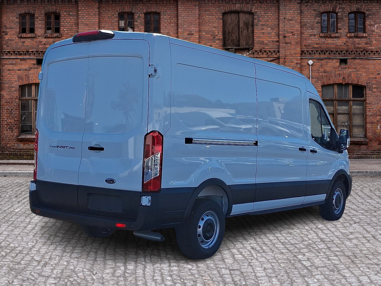 2025 Ford Transit photo 3