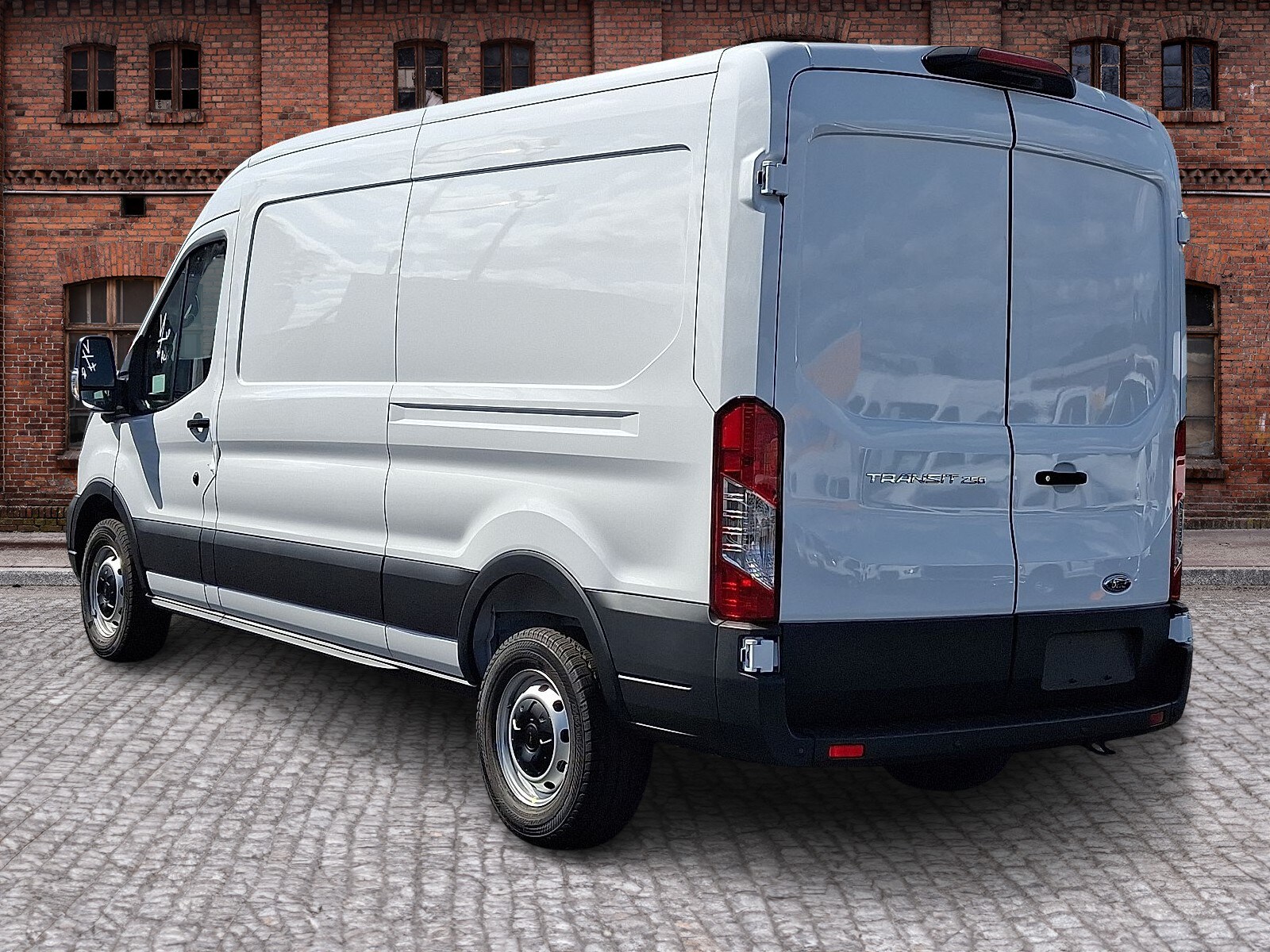 2025 Ford Transit photo 4