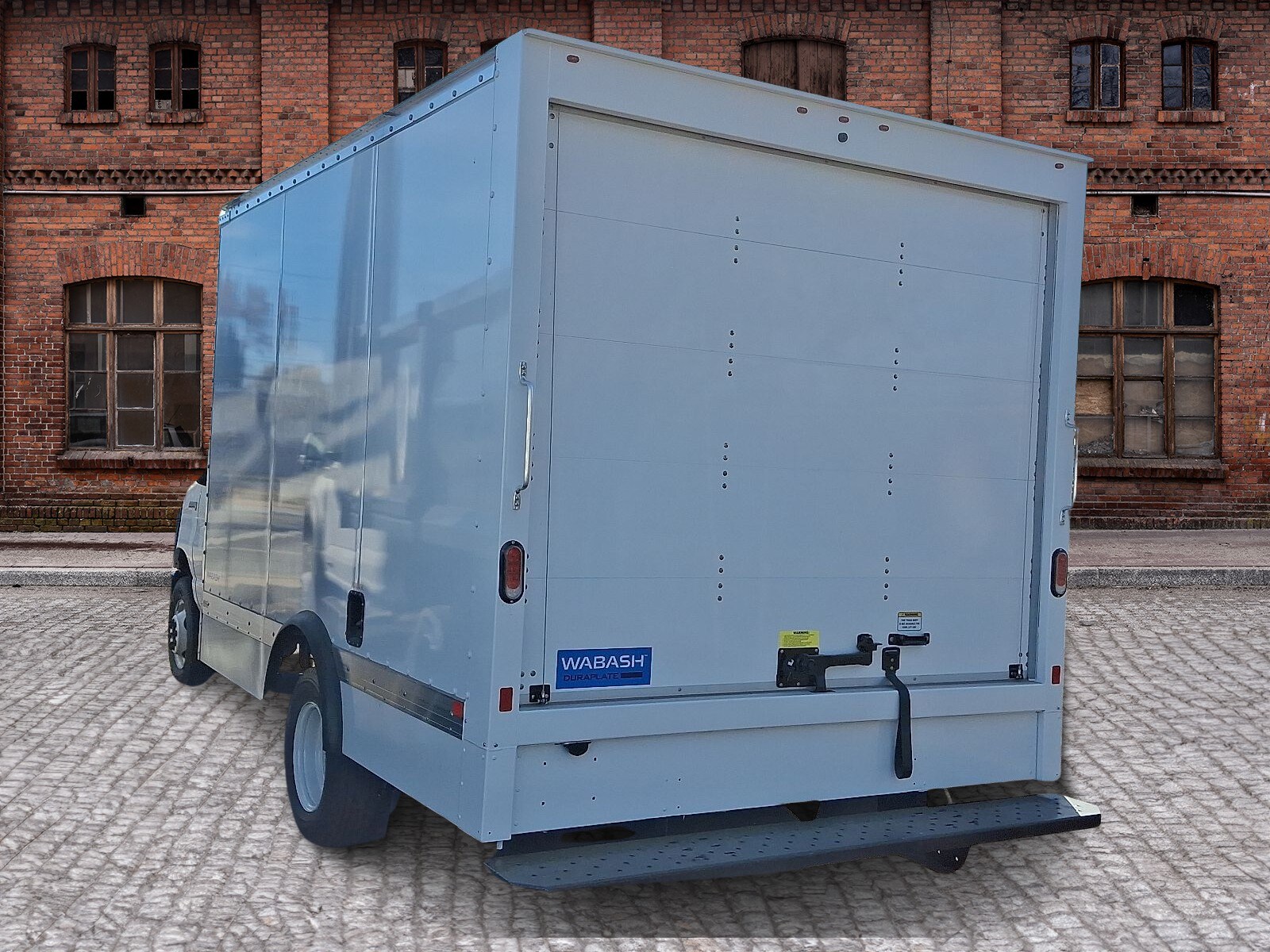 2025 Ford E-350 photo 3