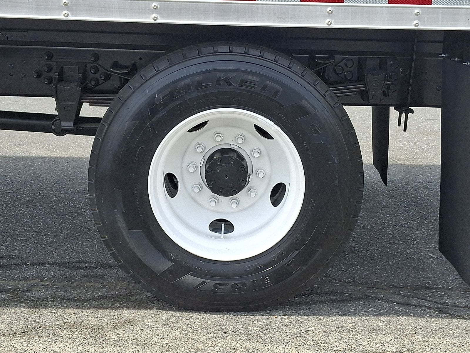2021 Ford F-650 - Photo 8