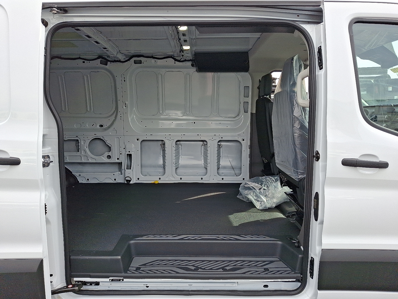 2025 Ford Transit Van Base - Photo 16