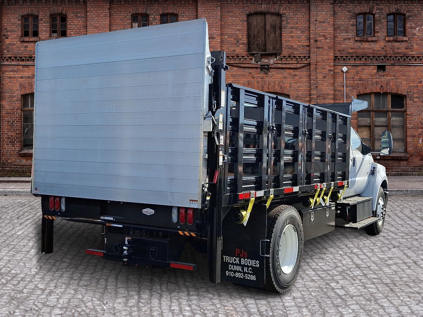 2024 Ford F-650 SuperCab photo 4