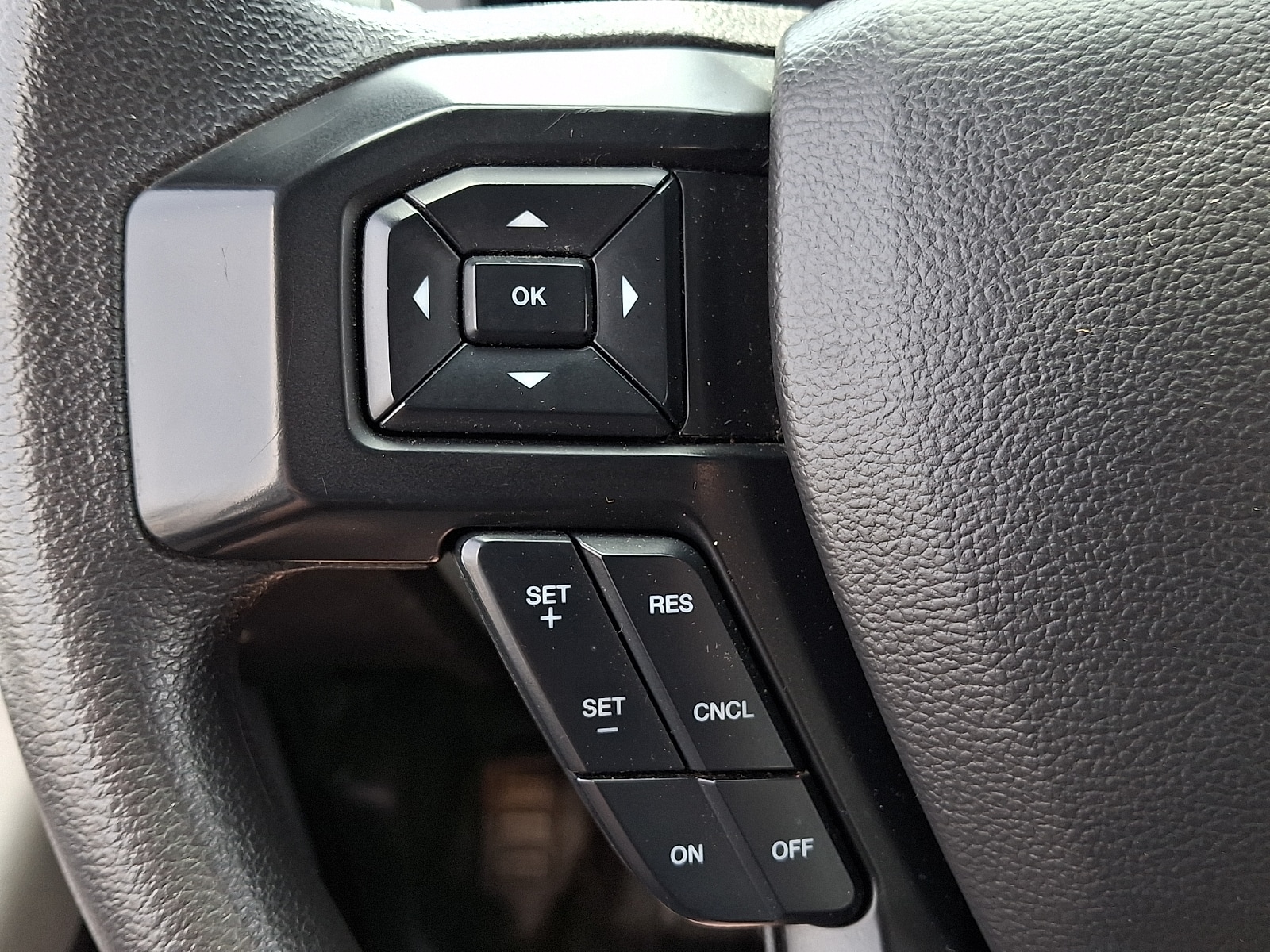 2021 Ford F-650 - Photo 19