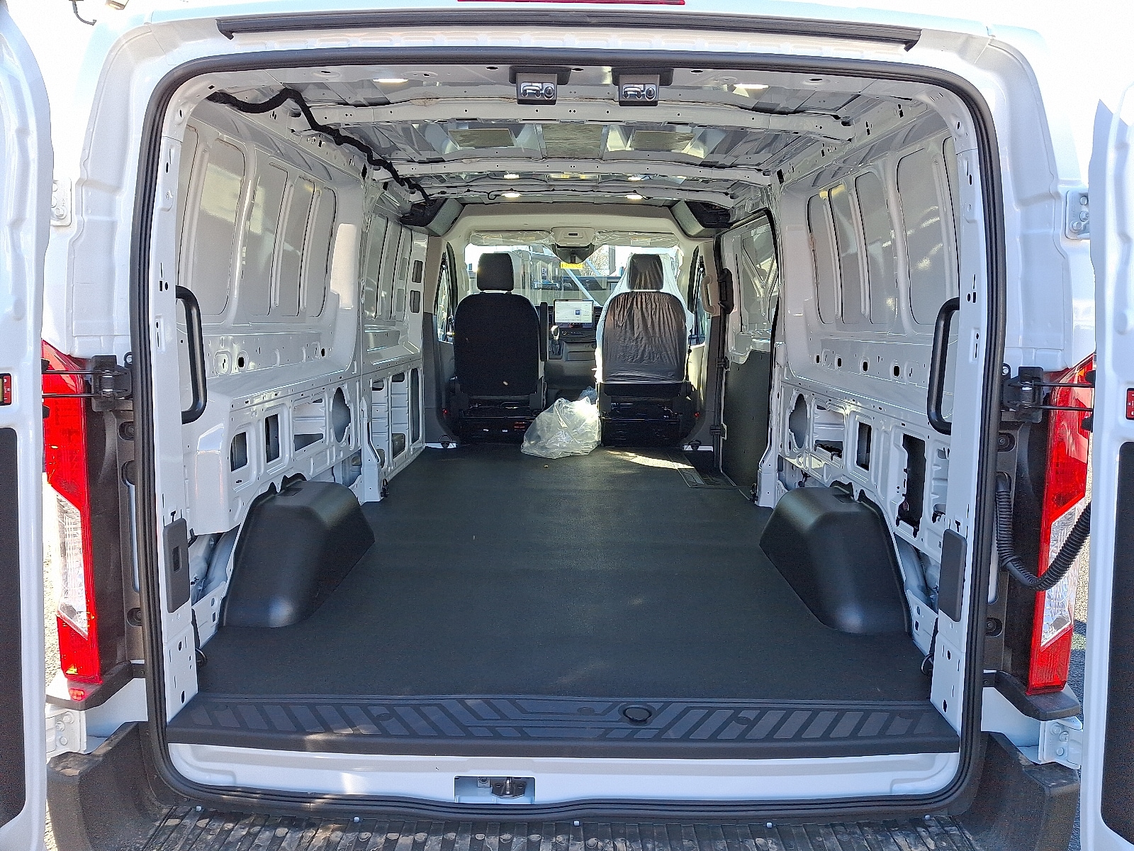 2025 Ford Transit Van Base - Photo 14