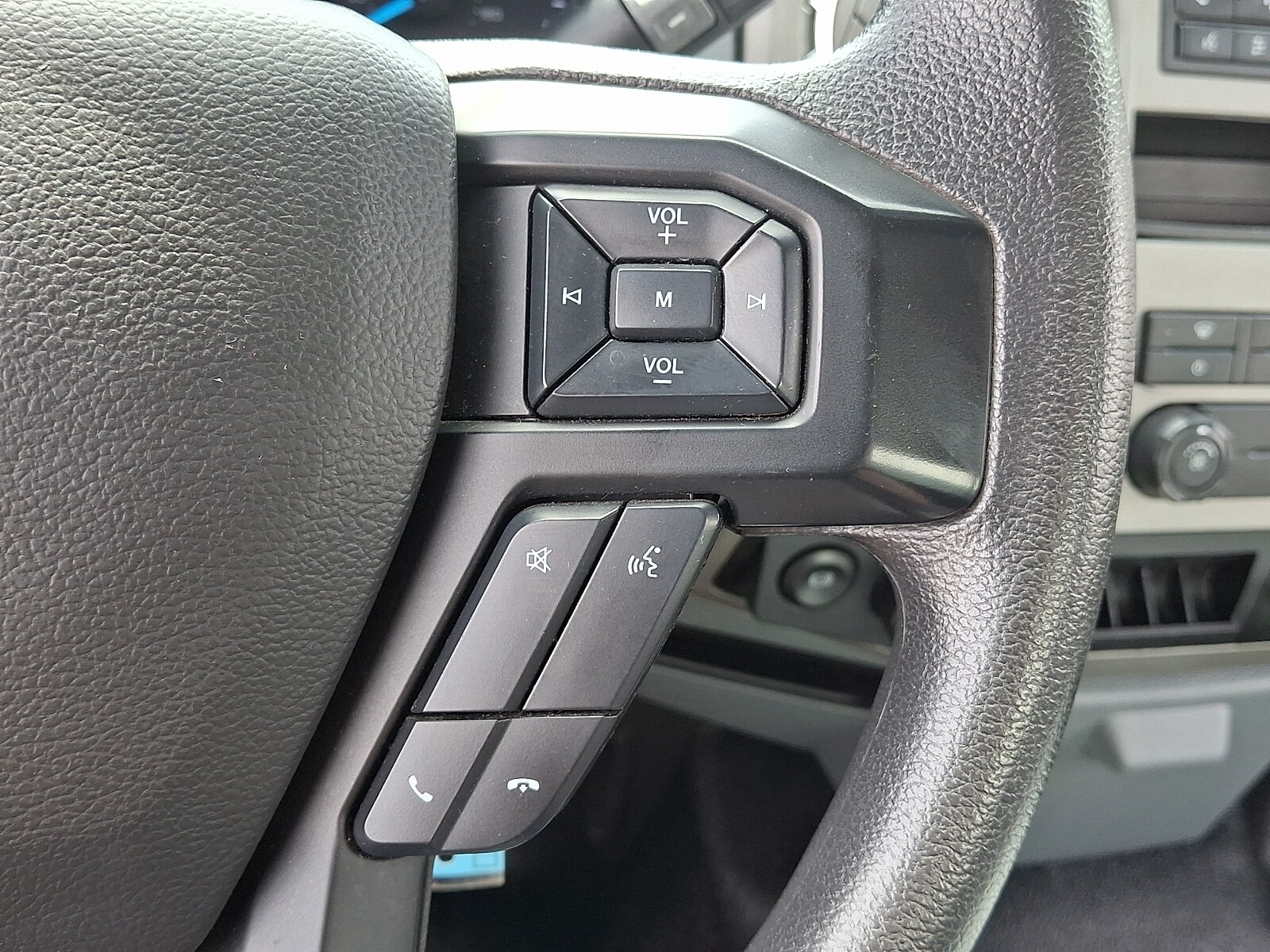2021 Ford F-650 - Photo 20
