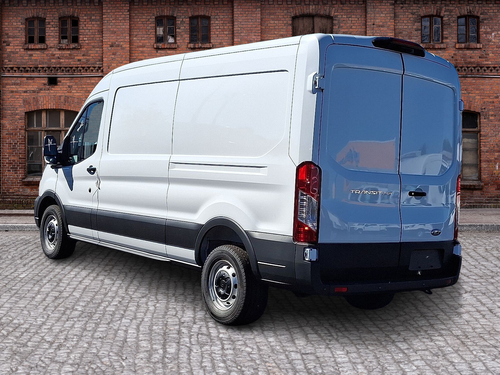 2025 Ford Transit photo 4