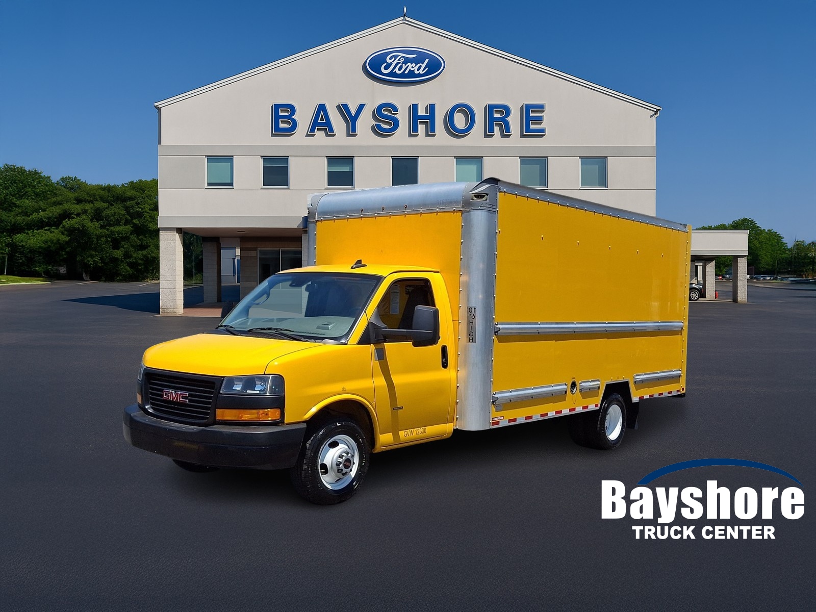 2022 GMC Savana's photo