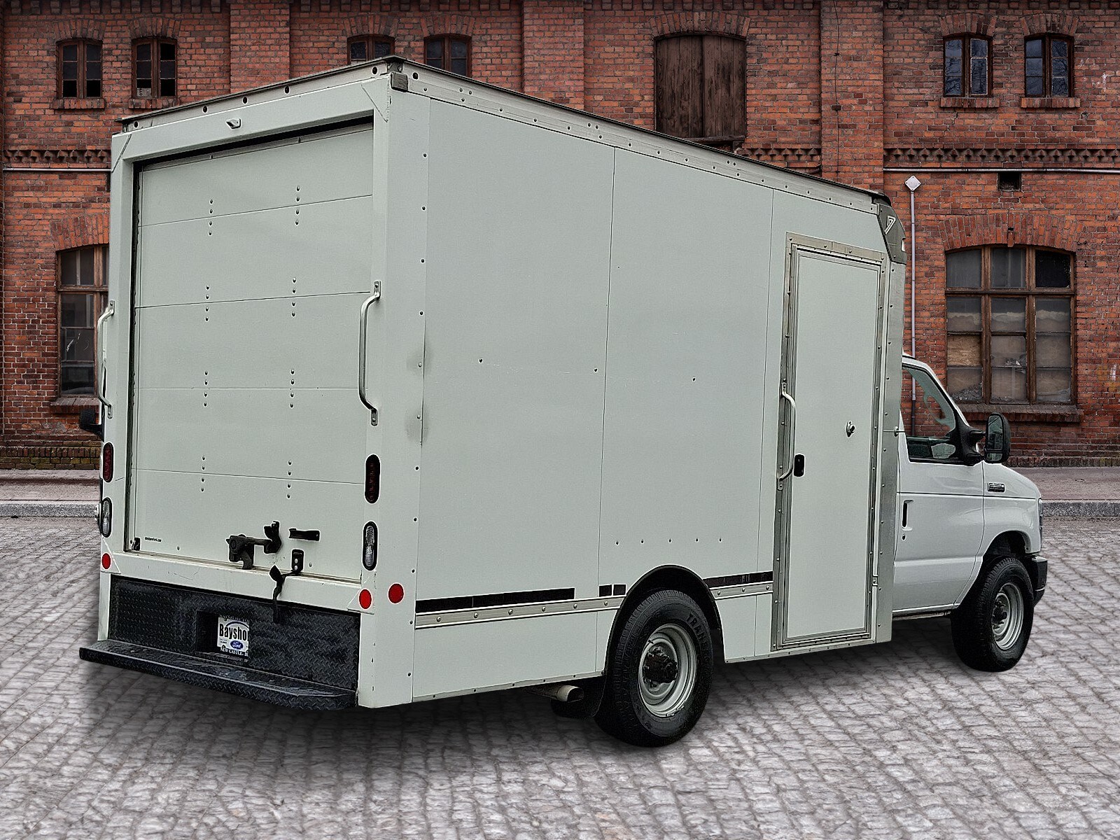 2023 Ford E-350 Base photo 4