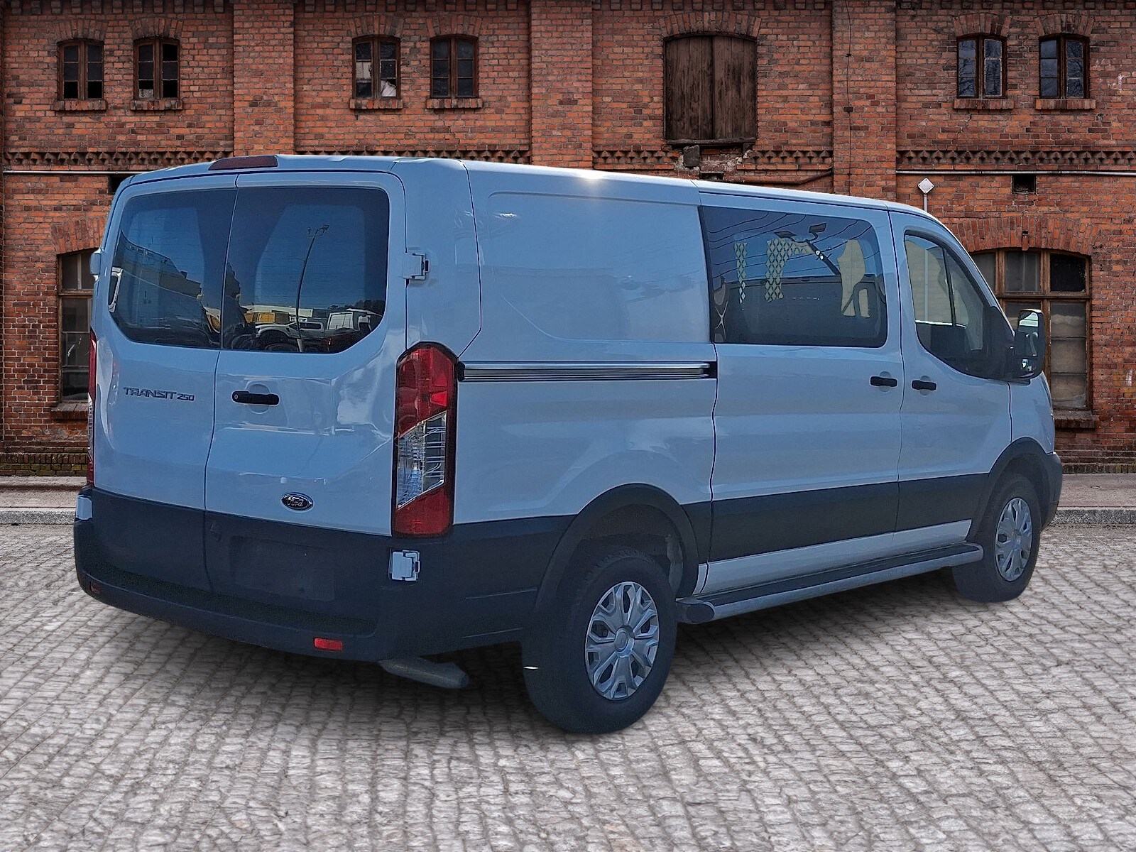 2023 Ford Transit photo 3