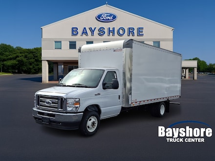 2025 Ford E-450 Cutaway E450 Super Box Truck