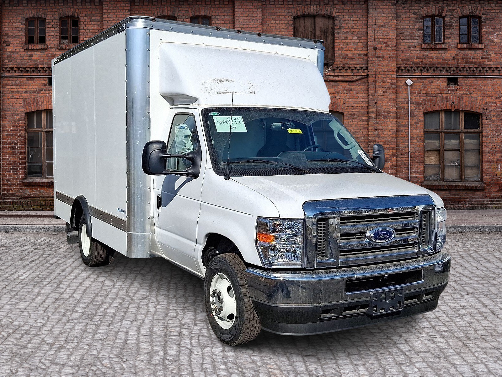 2025 Ford E-350 photo 2