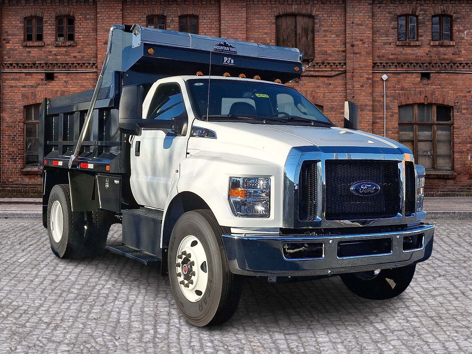 2025 Ford F-650 SuperCab photo 2