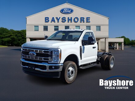 2025 Ford F-350 Chassis XL