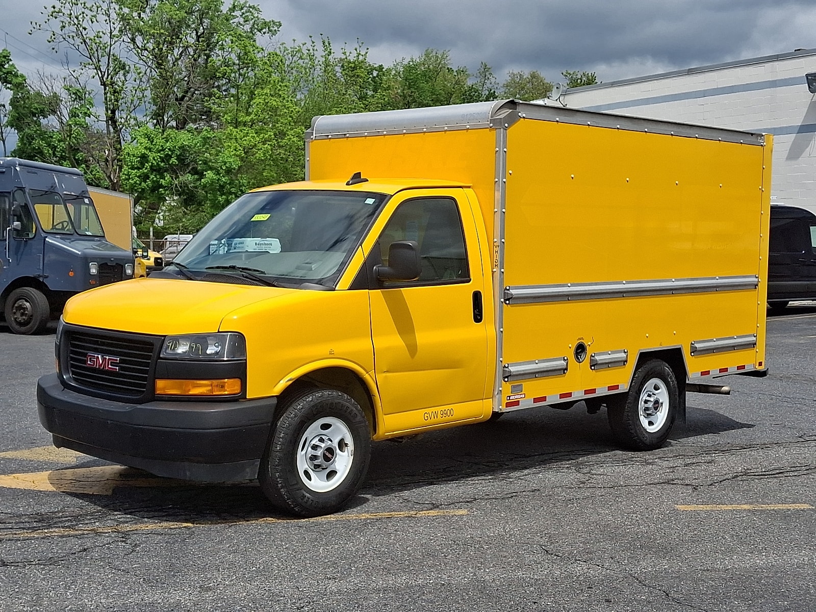 2021 GMC Savana Cutaway Work Van