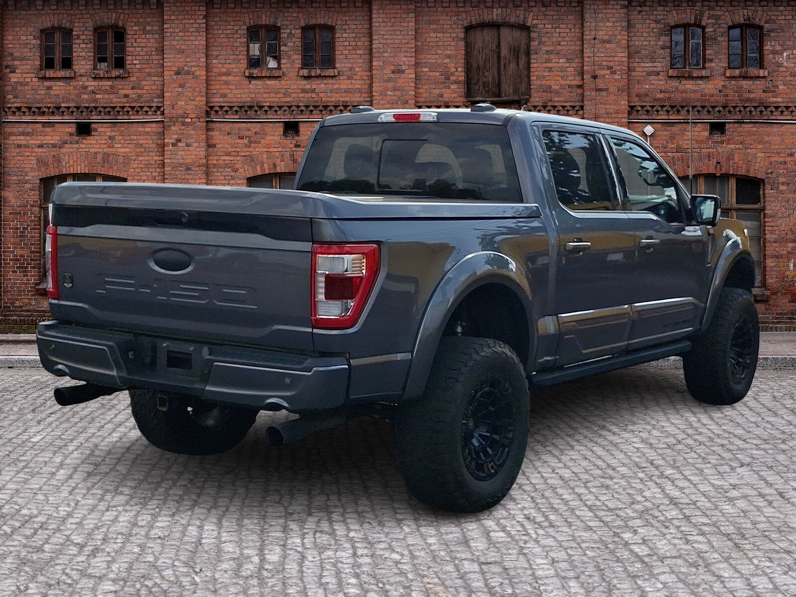 2023 Ford F-150 Lariat photo 4