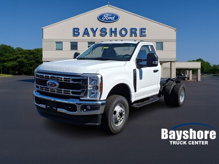 2025 Ford F-350 Chassis XL