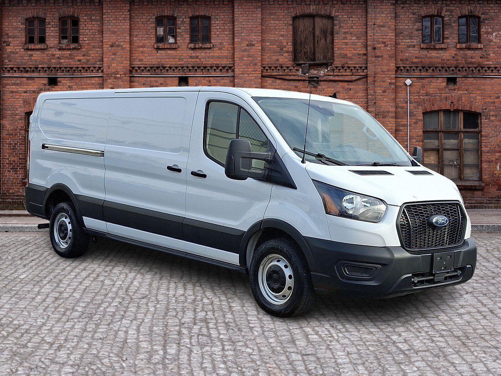 2022 Ford Transit photo 2