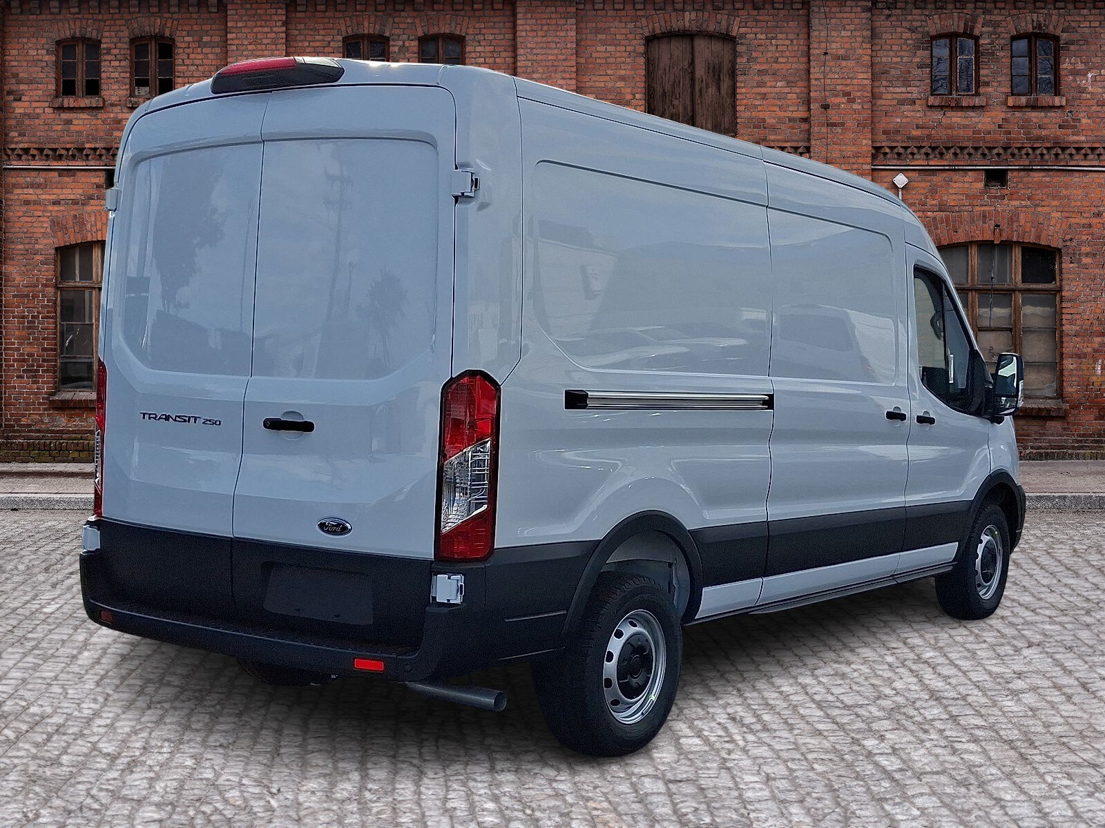 2025 Ford Transit photo 3