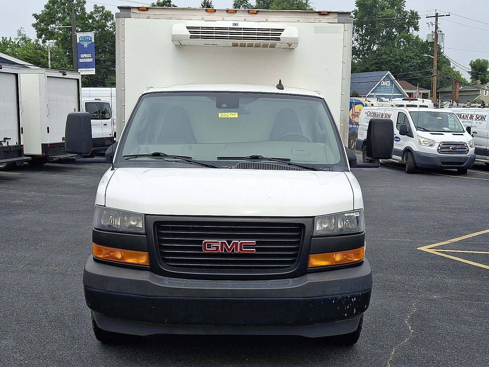 2020 Gmc Savana 3500 Cutaway photo 2