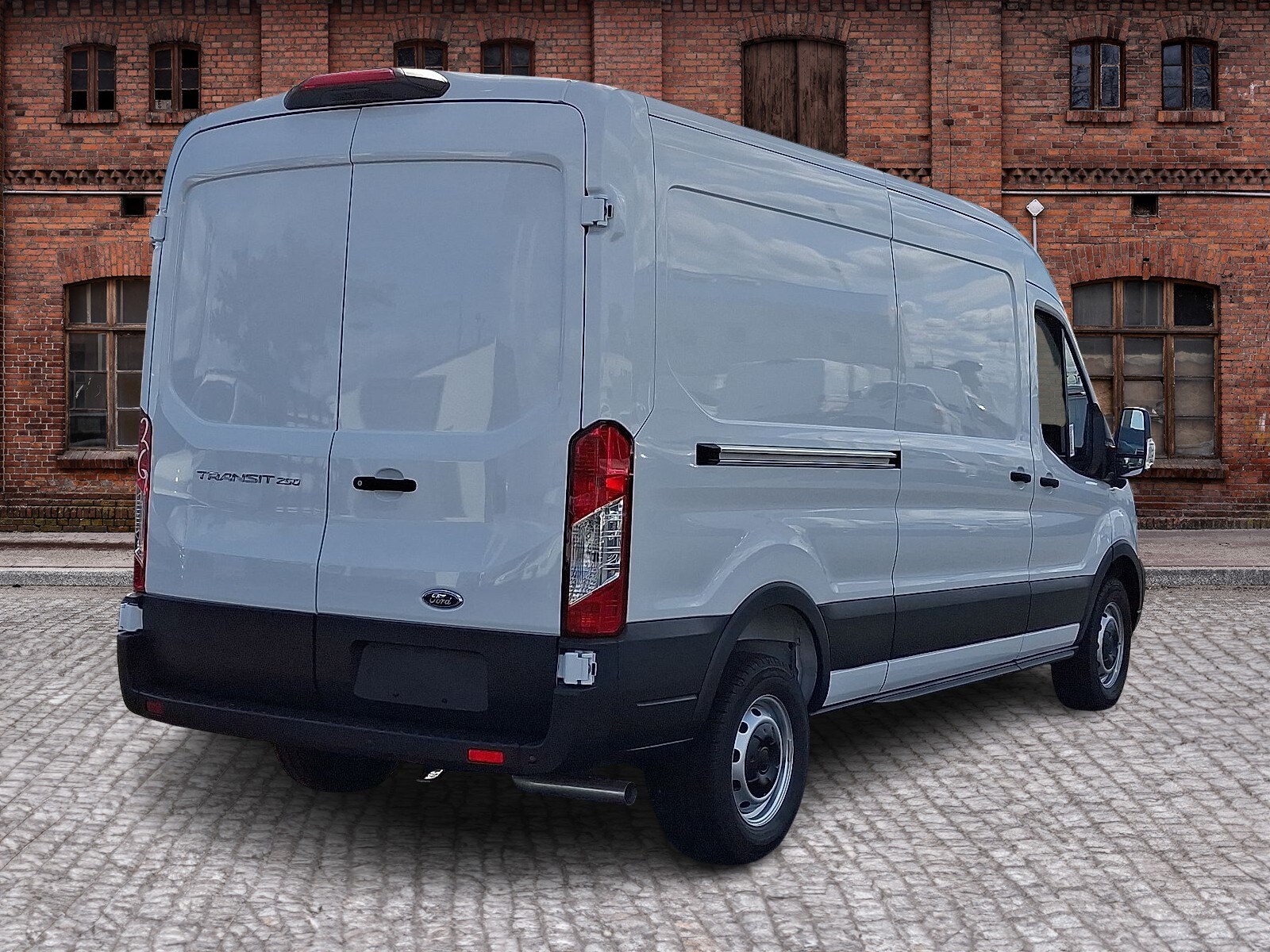 2025 Ford Transit photo 3