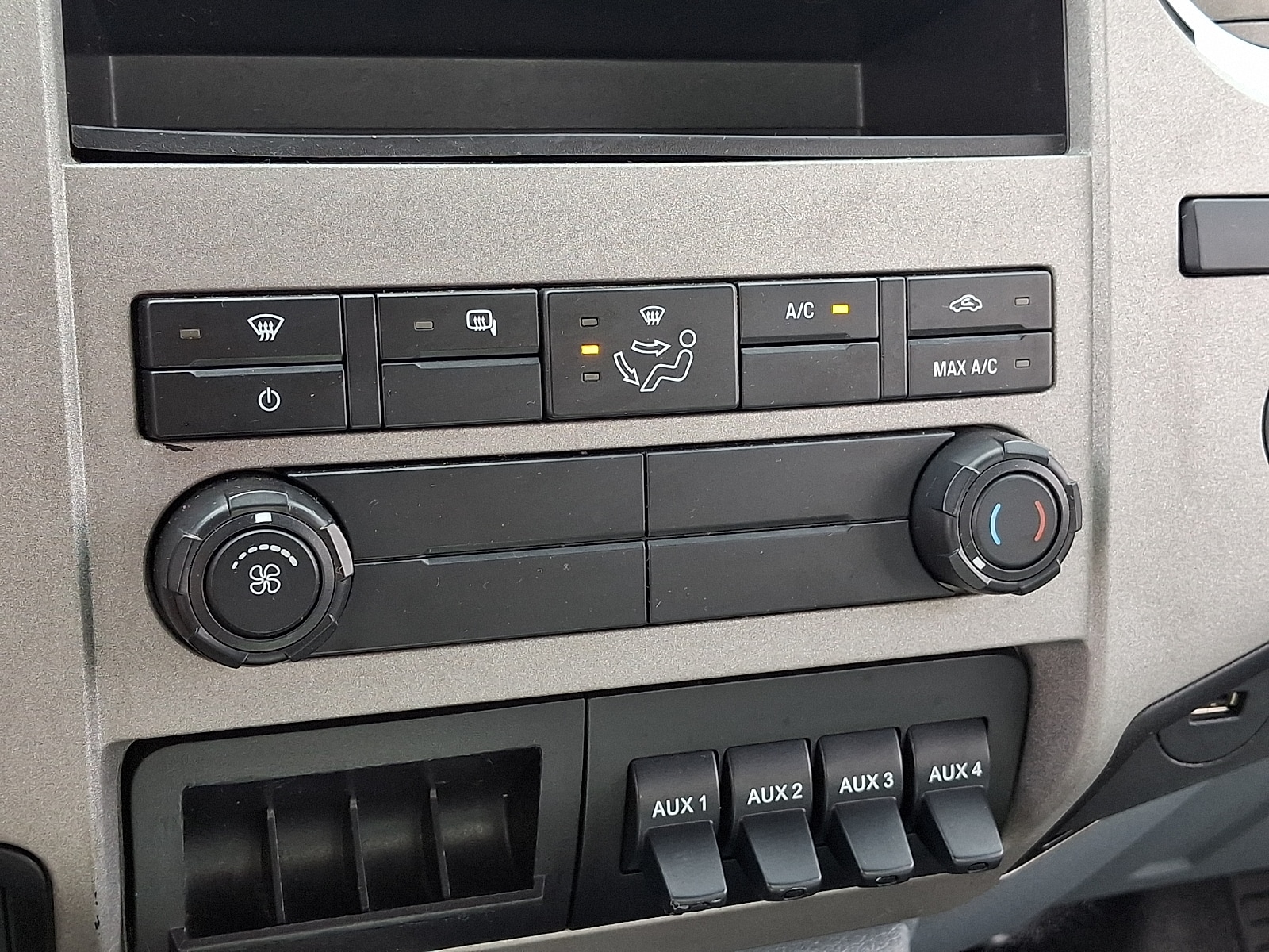 2021 Ford F-650 - Photo 14