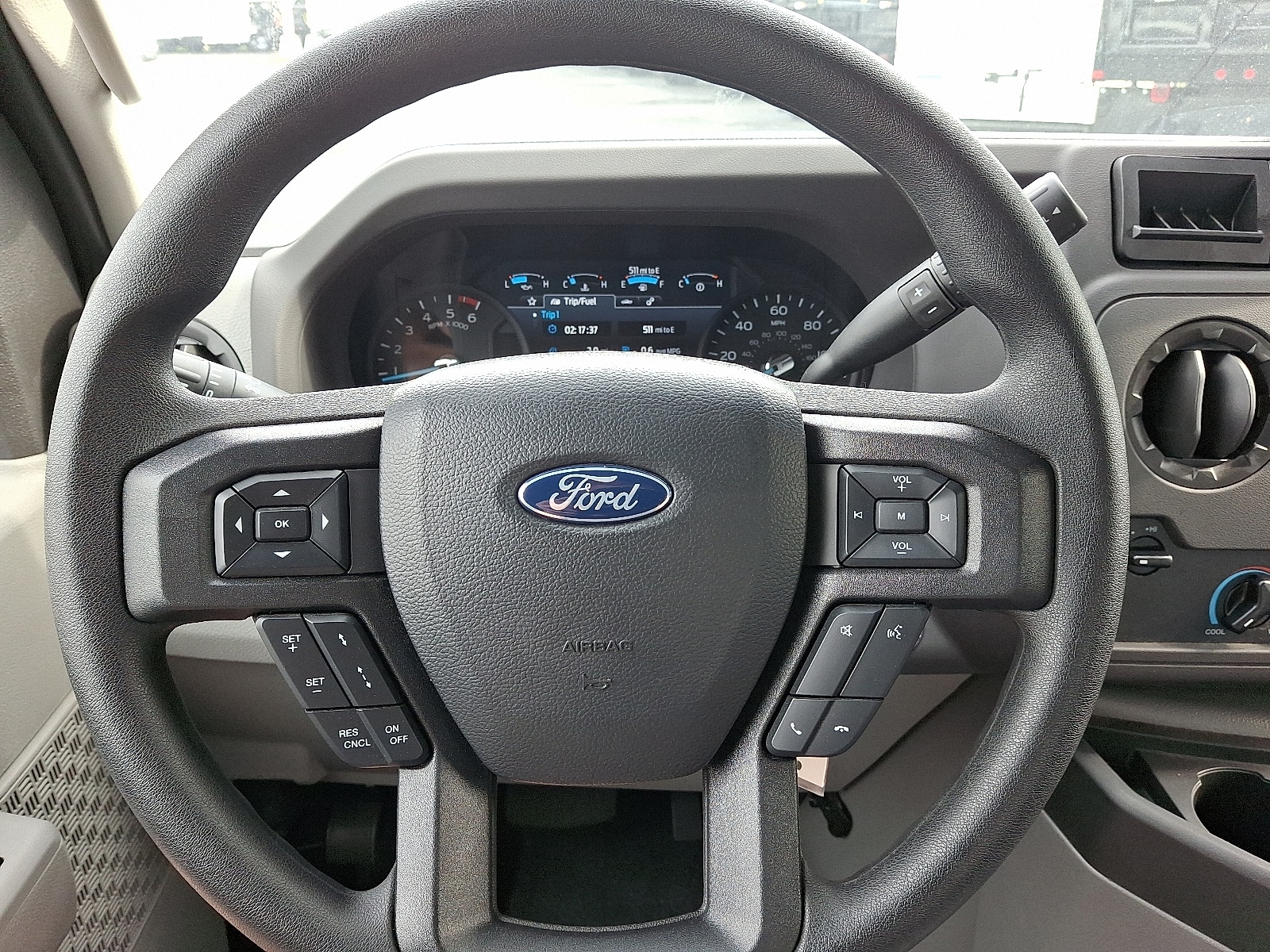 2025 Ford E-Series Cutaway Base - Photo 13