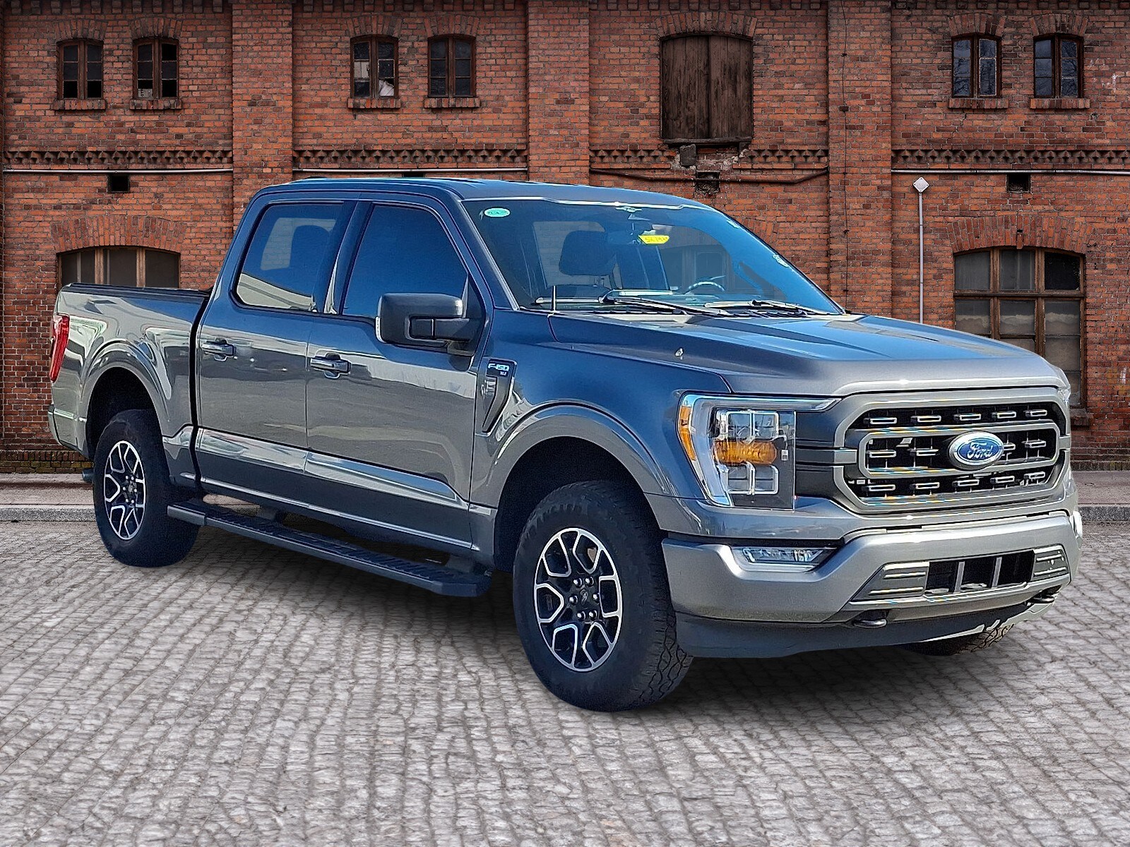 2023 Ford F-150 XLT photo 2