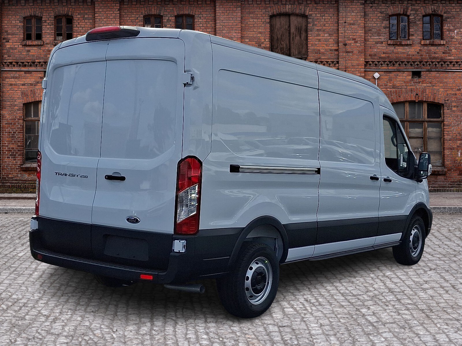 2025 Ford Transit photo 3