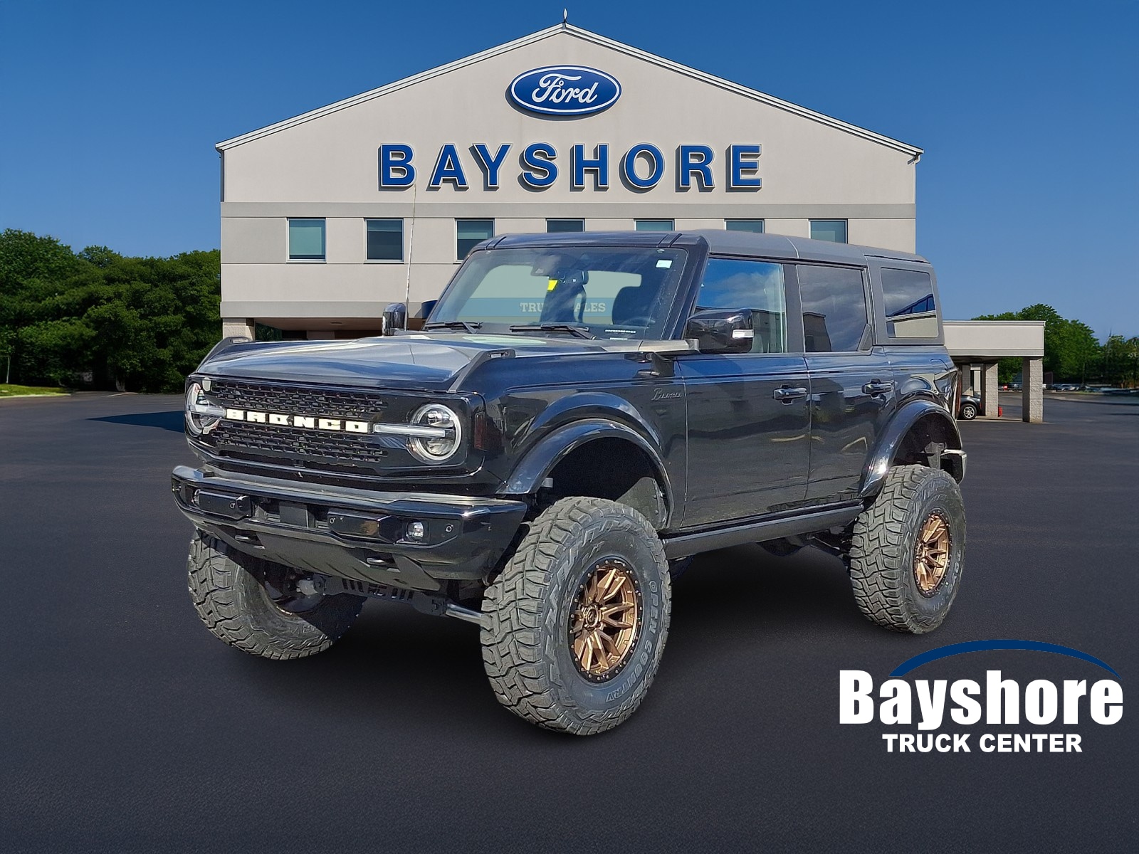 2022 Ford Bronco 4-Door Outer Banks's photo