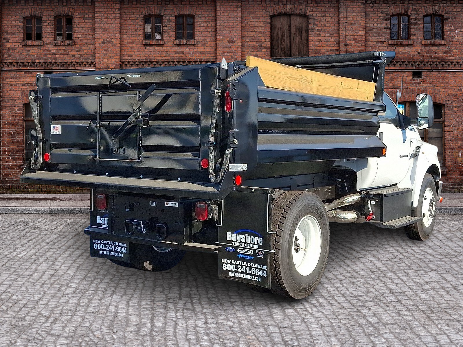 2025 Ford F-650 photo 4