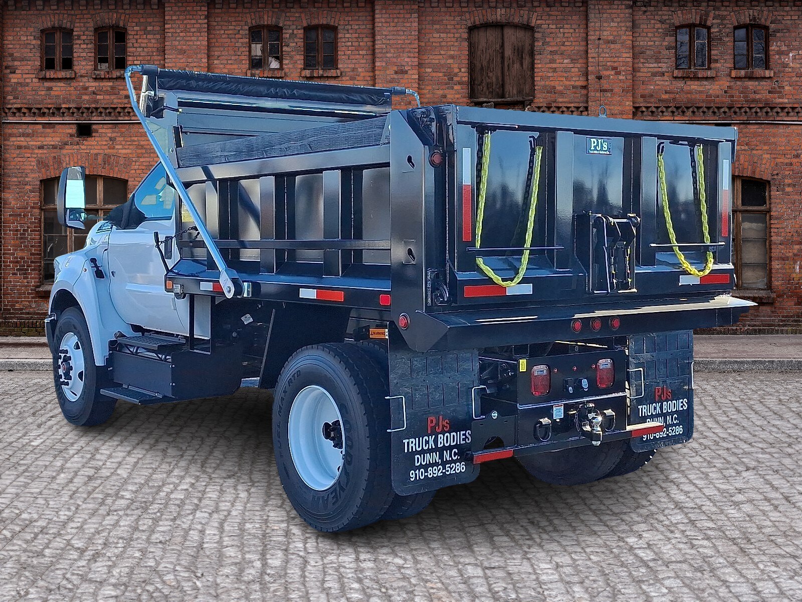 2025 Ford F-650 SuperCab photo 3