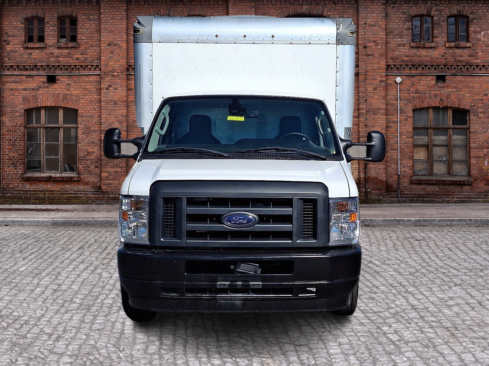 2021 Ford E-350 photo 2