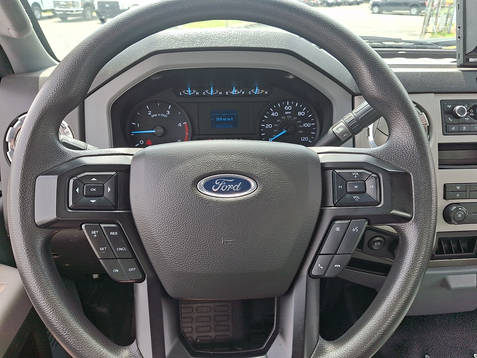 2021 Ford F-650 - Photo 17