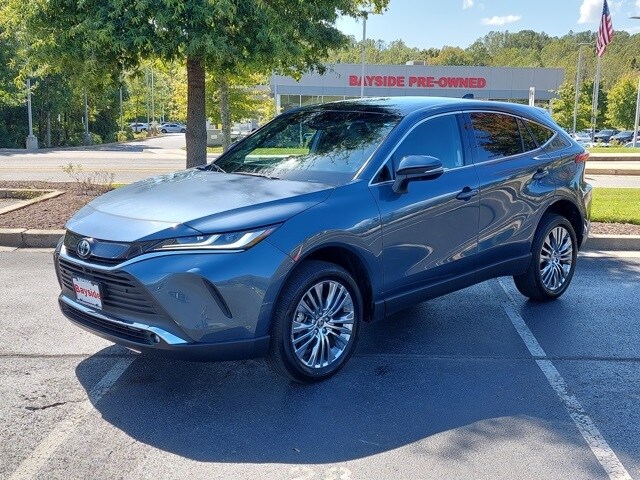 2024 Toyota Venza Limited photo 3