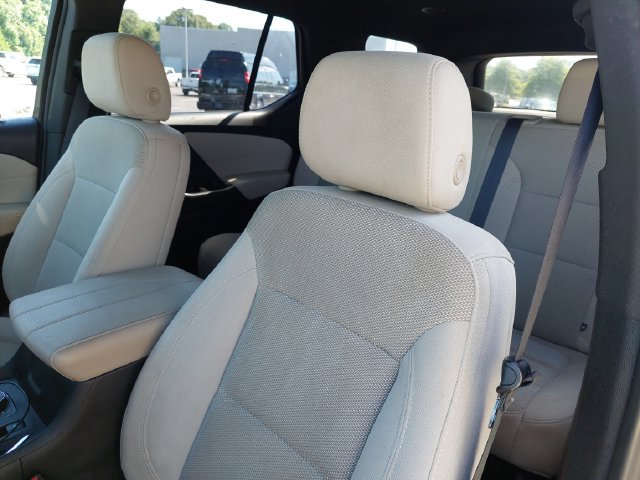 2023 Chevrolet Traverse LS - Photo 6
