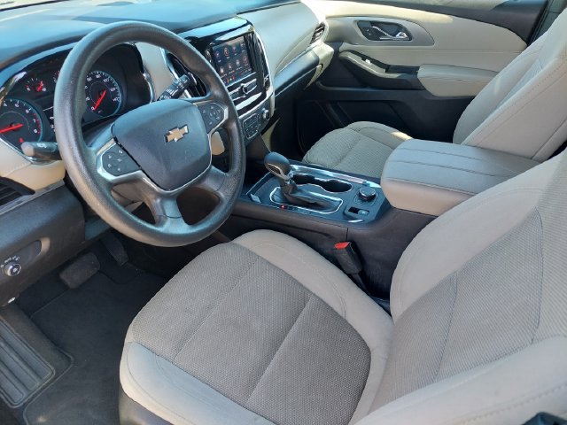 2023 Chevrolet Traverse LS - Photo 9