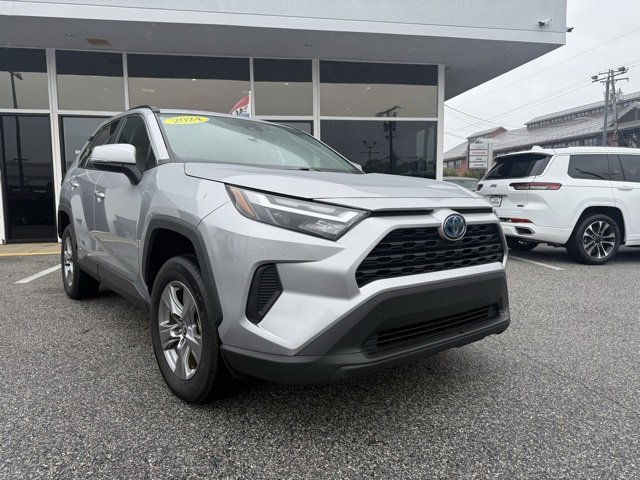 2024 Toyota RAV4 Hybrid XLE photo 3