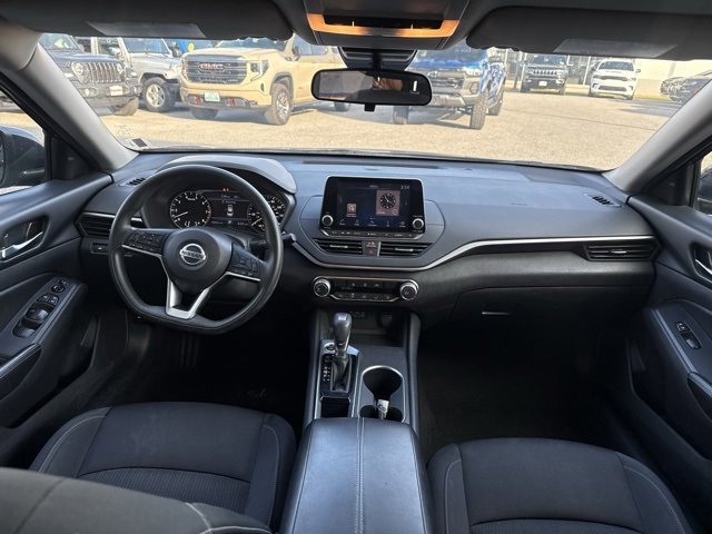 2022 Nissan Altima 2.5 SV photo 2