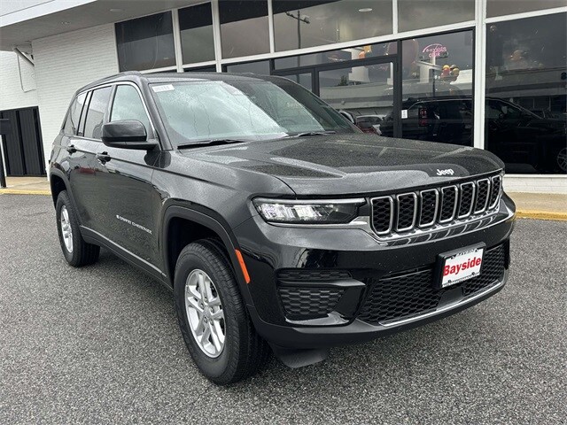 2025 Jeep Grand Cherokee Laredo Altitude photo 2