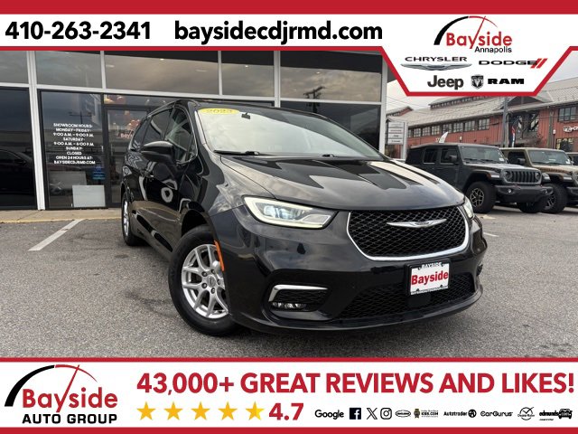 2023 Chrysler Pacifica Touring L's photo