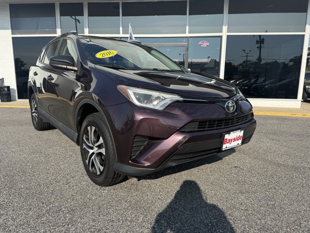 2016 Toyota RAV4 LE photo 2