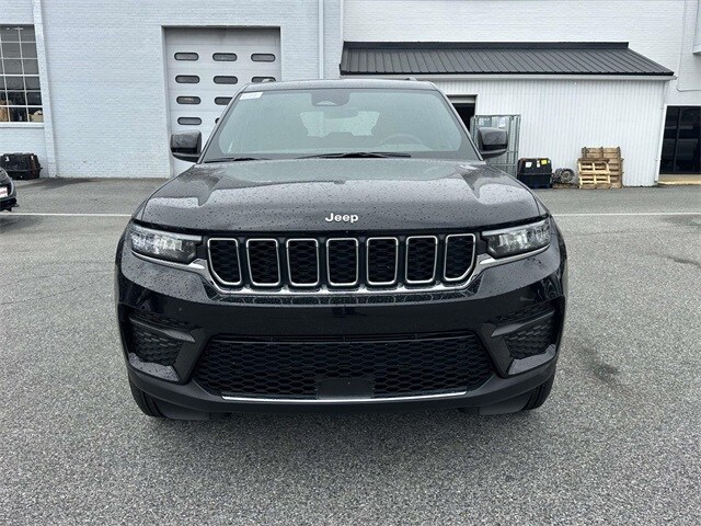 2025 Jeep Grand Cherokee Laredo photo 4