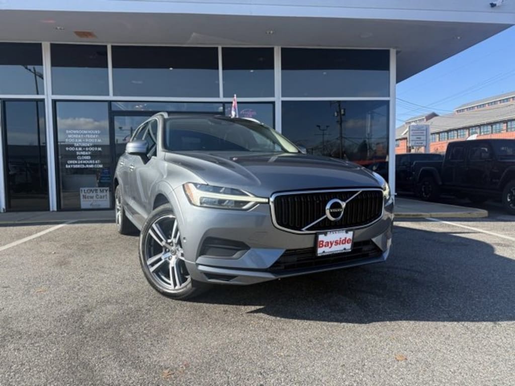 Used 2018 Volvo XC60 T6 AWD Momentum SUV