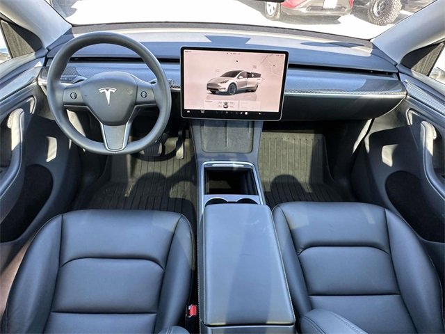 2024 Tesla Model Y Long Range photo 3