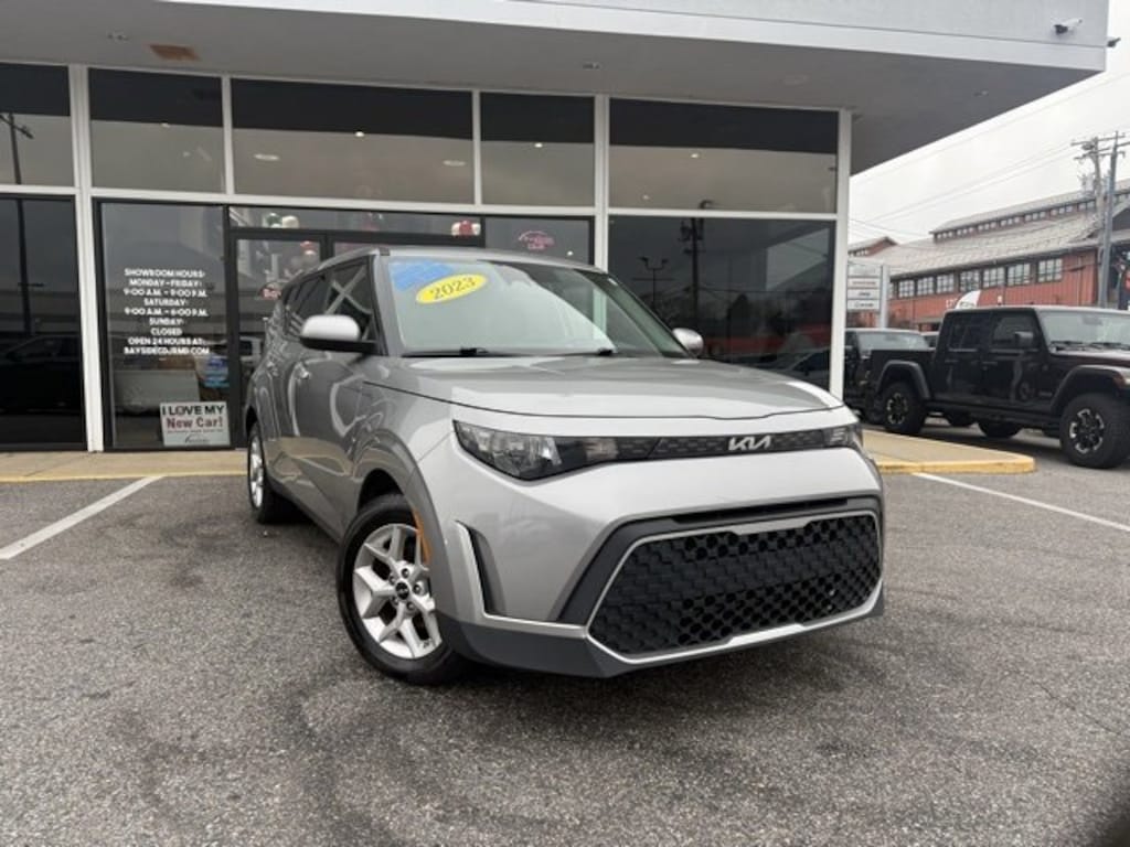 Used 2023 Kia Soul LX Hatchback